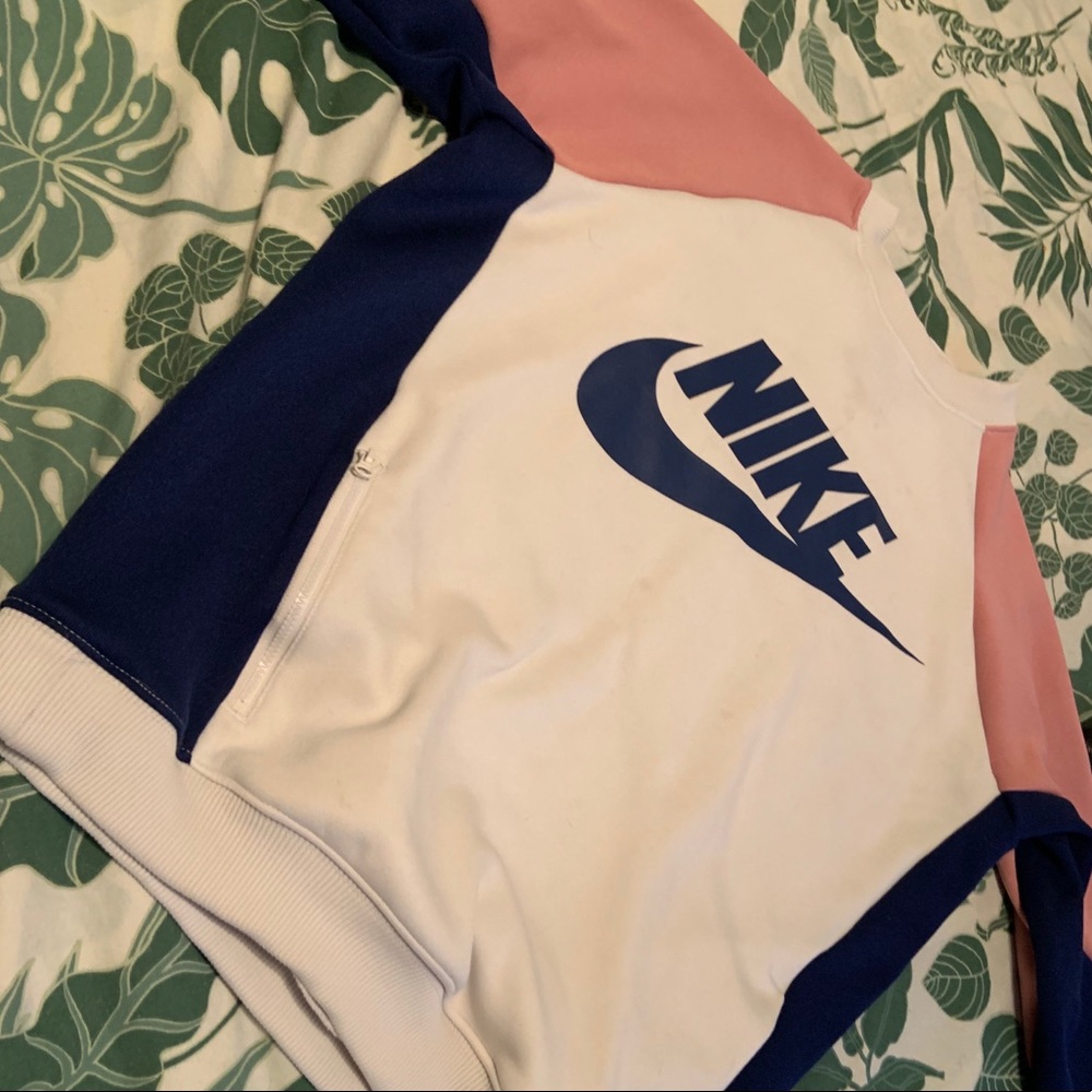 women’s nike sweatshirt xs